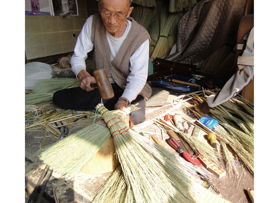 掃除道具②－ほうき・たわし－