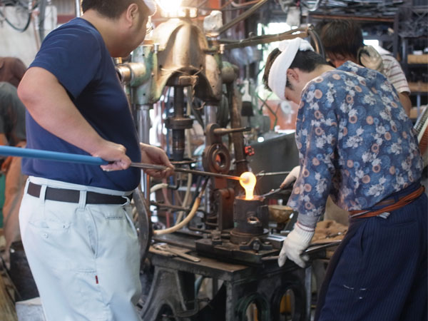 飲み屋の厚口グラス