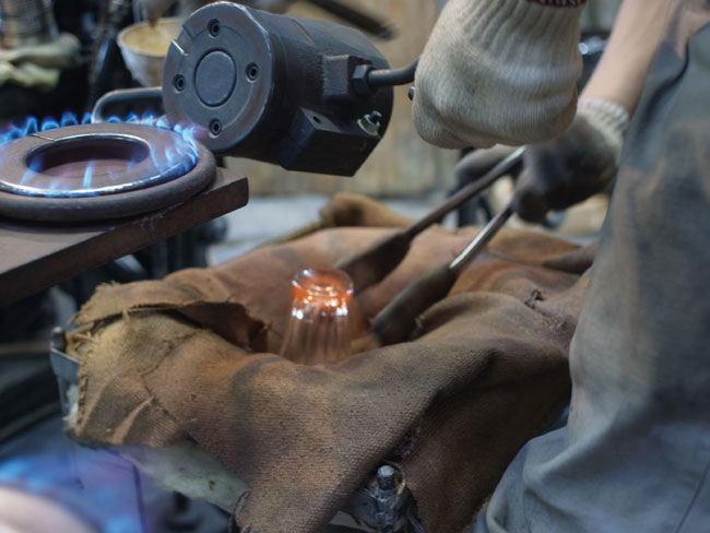 飲み屋の厚口グラス