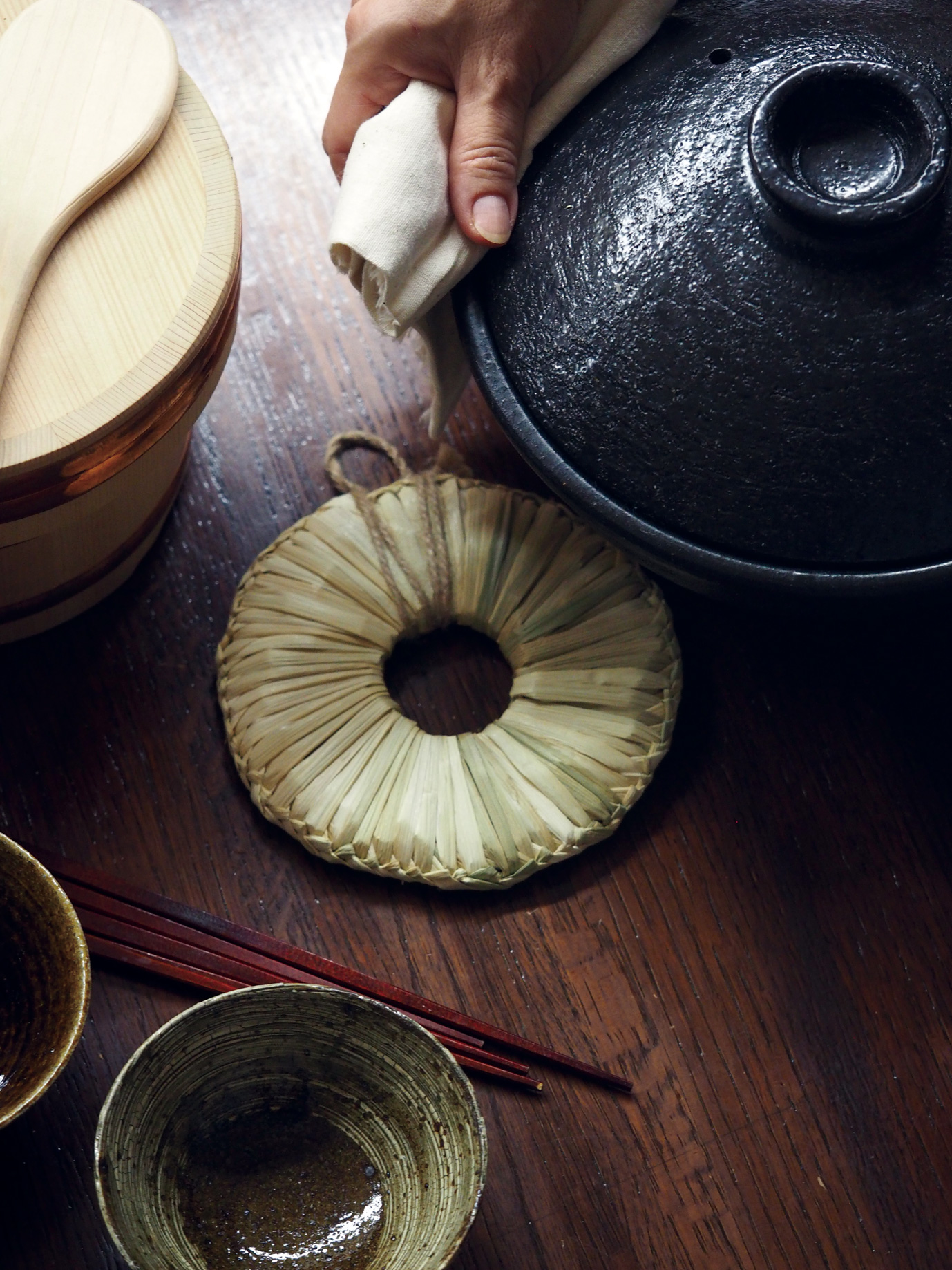 イナワラ鍋敷き